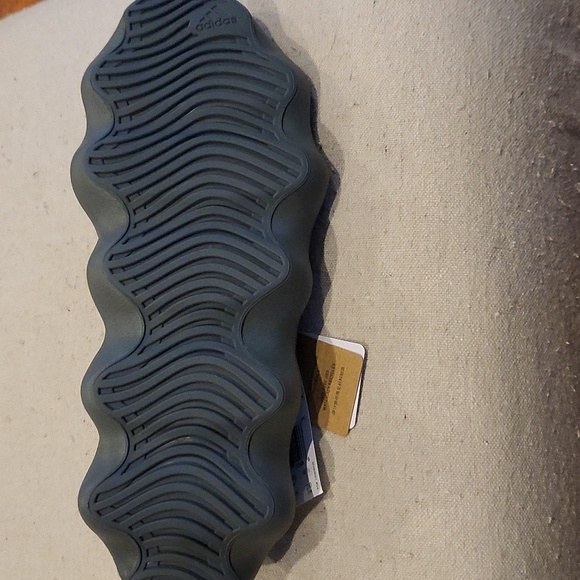 YEEZY 450 by Adidas - Picture 6 of 10